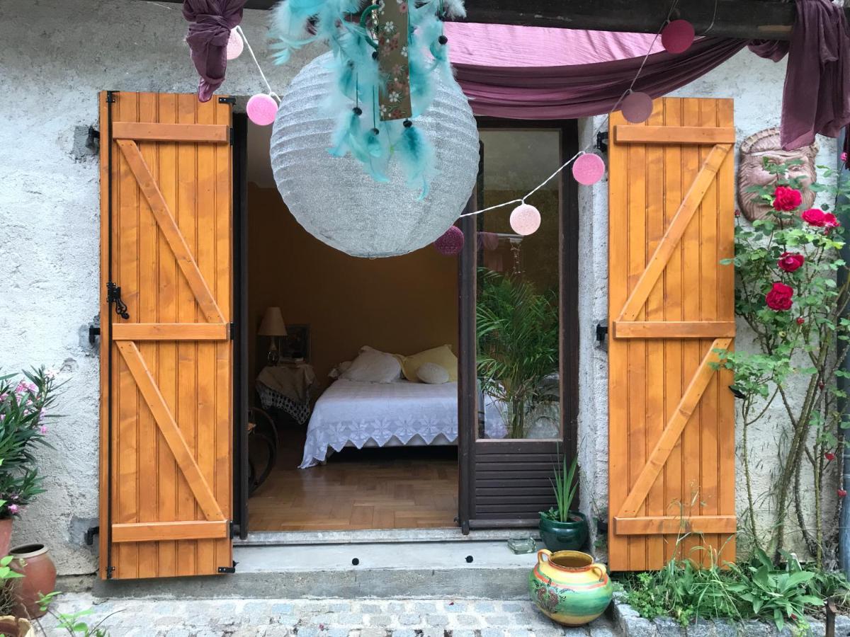 Hotel Au Pain Des Anges Saint-Gervais en-Belin Esterno foto